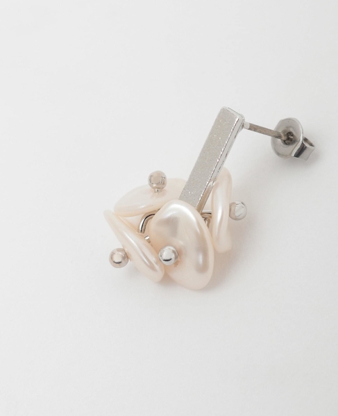 【ハレの日を華やかに彩る変形パールピアス】 詳細画像 シルバー 5