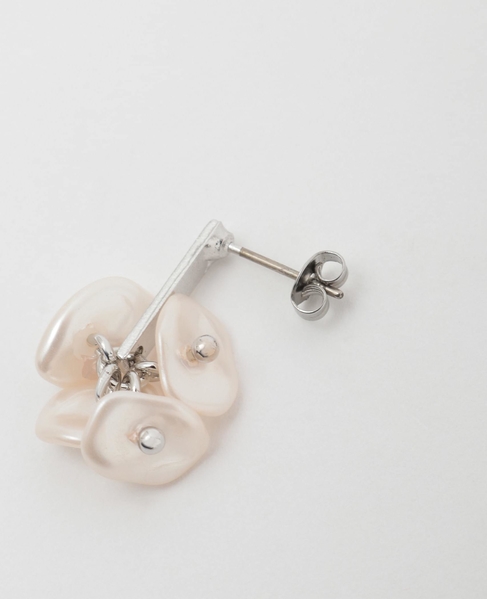 【ハレの日を華やかに彩る変形パールピアス】 詳細画像 シルバー 6