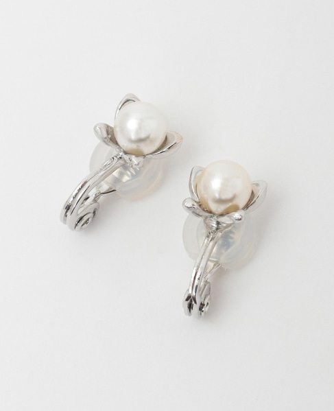 【ハレの日を華やかに彩るパールフラワーイヤリング】 詳細画像 シルバー 1