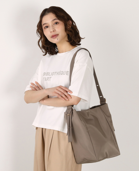 【ナイロンスクエアショルダーバッグ】 詳細画像 グレイッシュベージュ 4