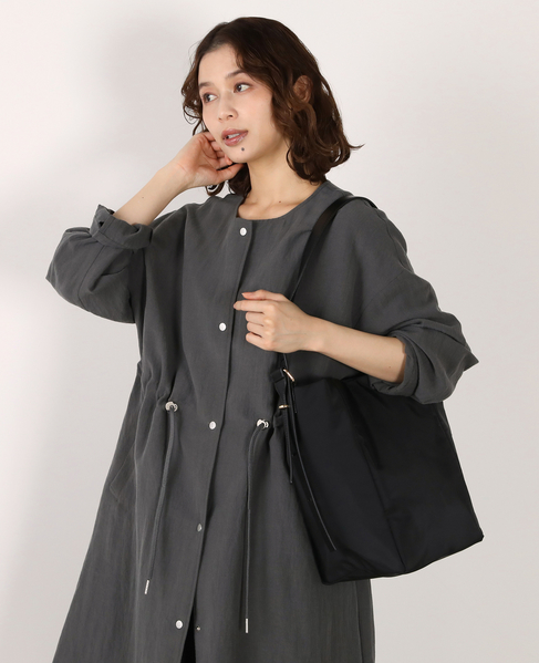 【ナイロンスクエアショルダーバッグ】 詳細画像 ブラック 2