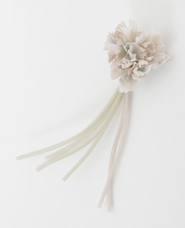 【utilite/ユティリテ】カーネーションのコサージュ