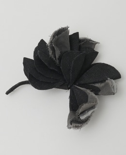 【utilite/ユティリテ】花びらのコサージュ