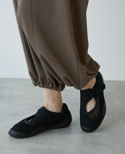 【LACOSTE/ラコステ】メッシュストラップスニーカー 詳細画像 ブラック 2