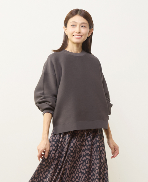 【超軽量ガーター編みクルーネックプルオーバー】 詳細画像 チャコールグレー 1