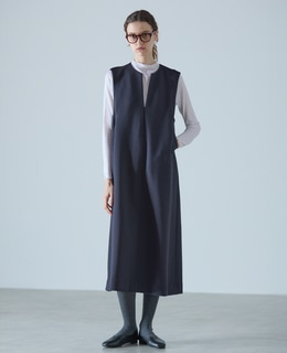 Vネックスリーブレスワンピース