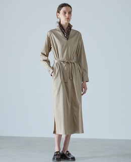 オープンカラーワンピース