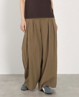 タックストレートパンツ