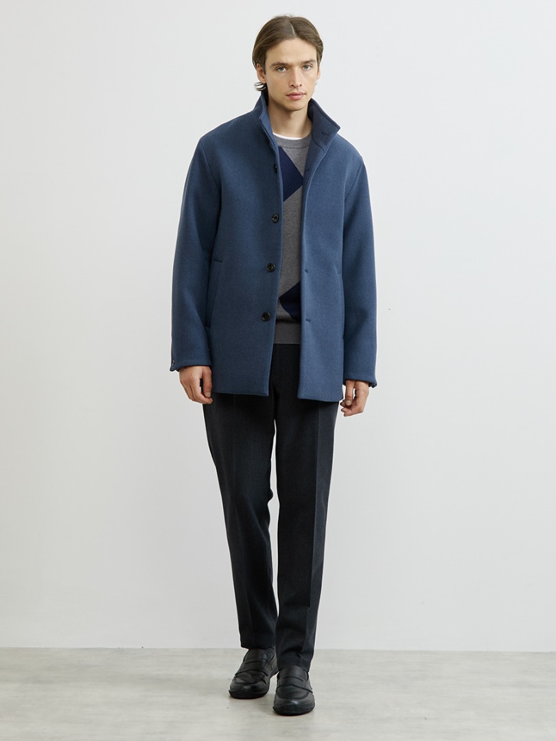 MEN'S MELROSE アヤメルトンスタンドハーフコート（ライトネイビー） 全身スタイリング